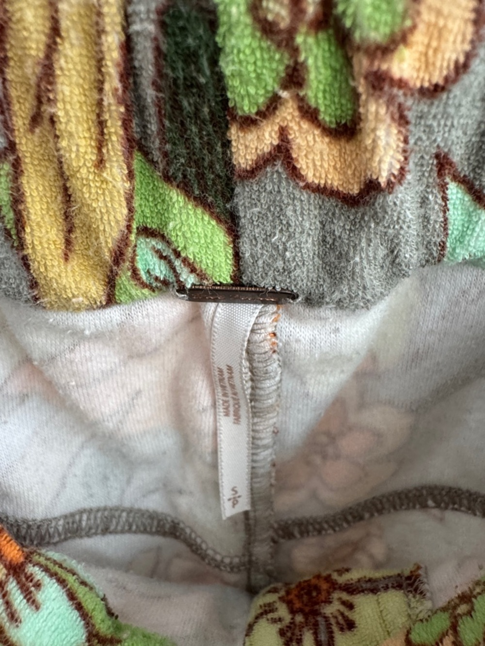 Free People At First Sight Printed Terry shorts -Small Excellent Condition - Picture 4 of 5